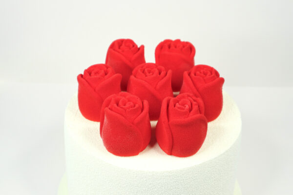 The Bouquet of Roses Cake